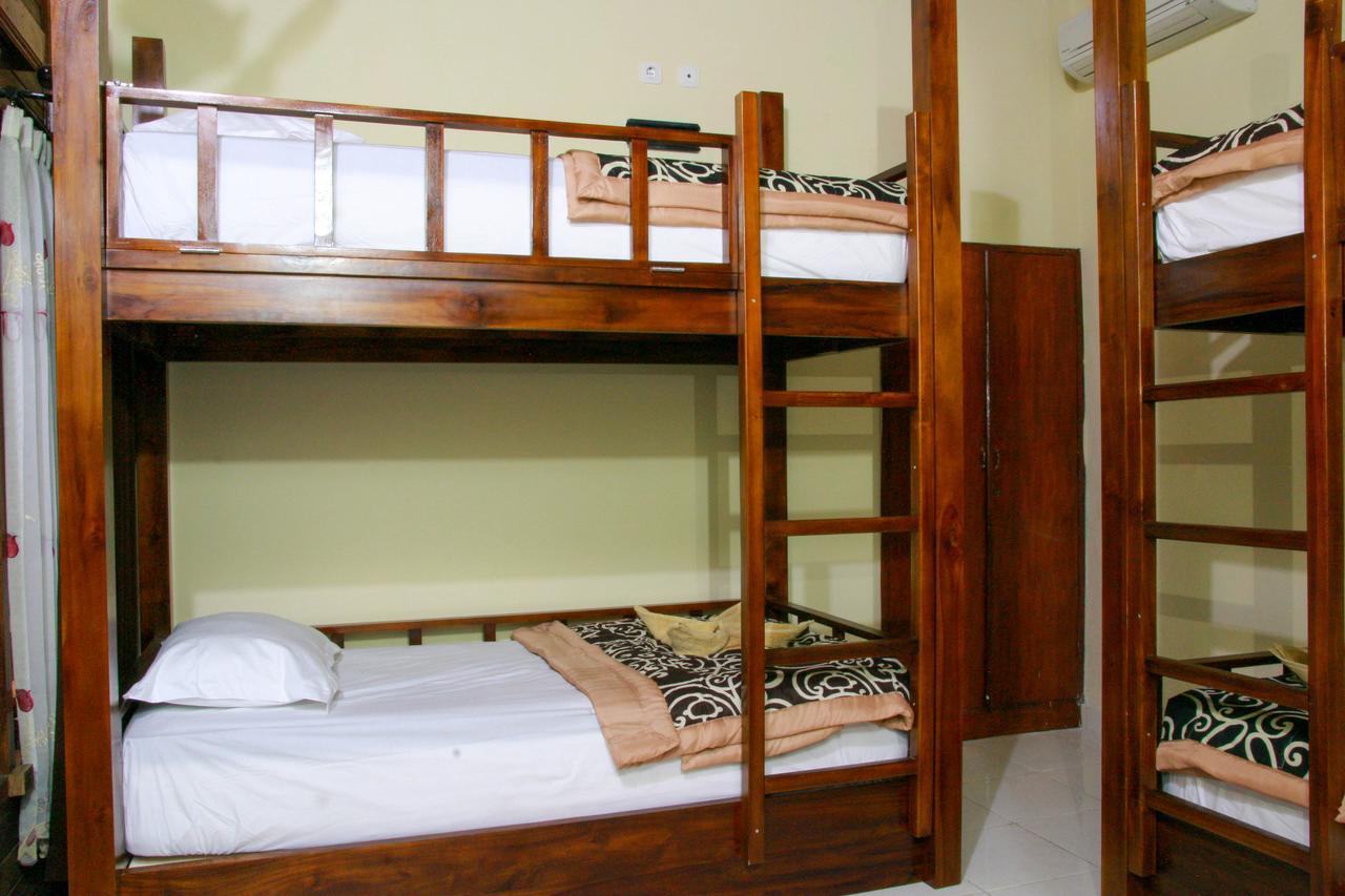 Medal Jaya Hostel & Room Nusa Lembongan  Exterior photo