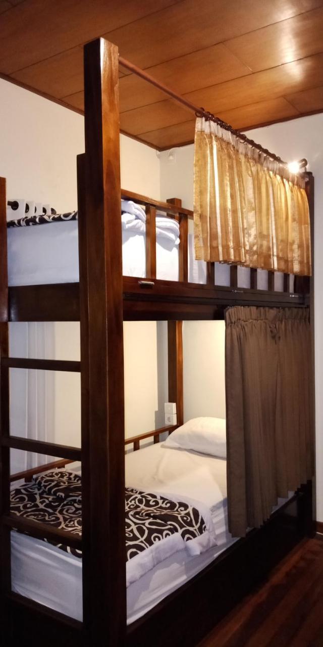 Medal Jaya Hostel & Room Nusa Lembongan  Exterior photo